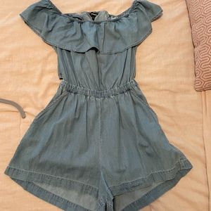 Express Romper Off Shoulder with open back XS